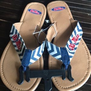 🚨B2G1 New OLE MISS CAMPUS FOOTNOTE Blue White Red Thong Toe Flip Flop